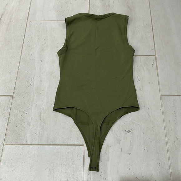 Abercrombie soft A&F collection bodysuit, worn once size S - Picture 3 of 3